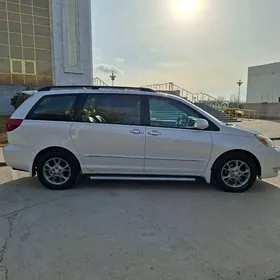 Toyota Sienna 2004