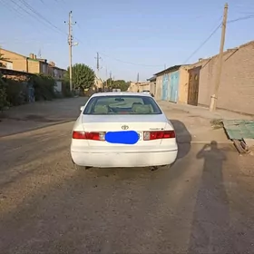 Toyota Camry 2001