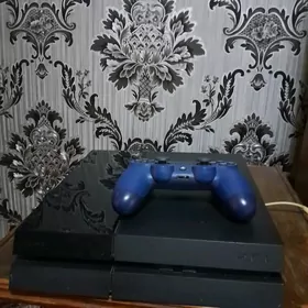 .Игравая приставка PS4