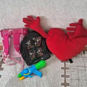 Рюкзаки, игрушки
