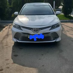 Toyota Camry Hybrid 2020