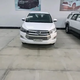 Toyota Innova 2021