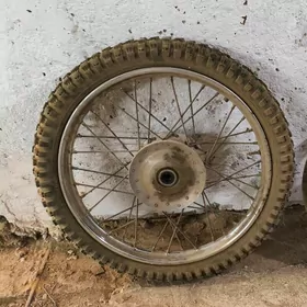 Колесо от мотоцикла