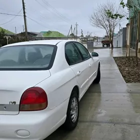 Hyundai Sonata 2001