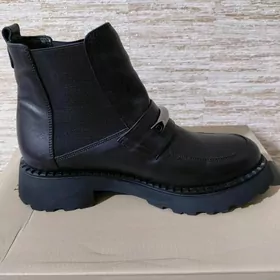 Сапожки женские