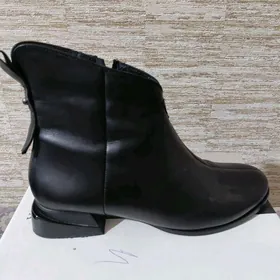 Сапожки женские