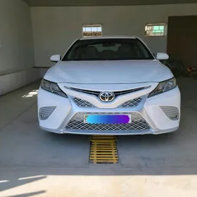 Toyota Camry 2018