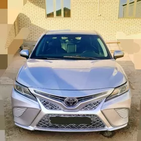 Toyota Camry 2018