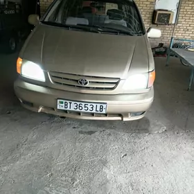 Toyota Sienna 2002