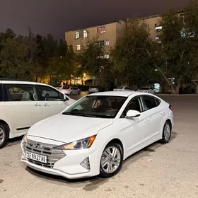 Hyundai Elantra 2020
