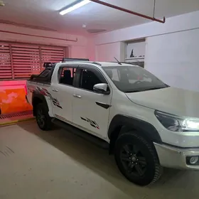 Toyota Hilux 2024