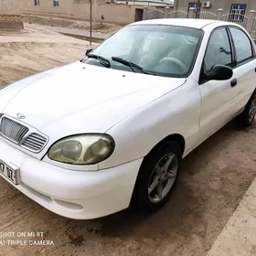 Daewoo Lanos 1999