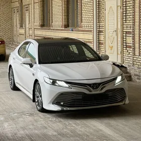 Toyota Camry 2018