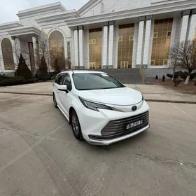 Toyota Sienna 2023