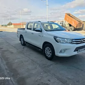 Toyota Hilux 2020