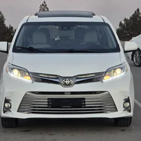 Toyota Sienna 2019