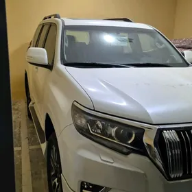 Toyota Land Cruiser Prado 2022