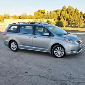 Toyota Sienna 2016