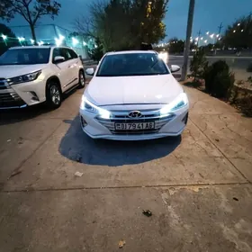 Hyundai Elantra 2020