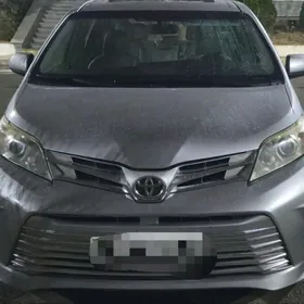 Toyota Sienna 2016