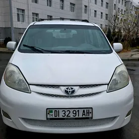 Toyota Sienna 2008