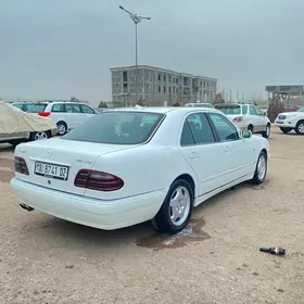 Mercedes-Benz E320 1999