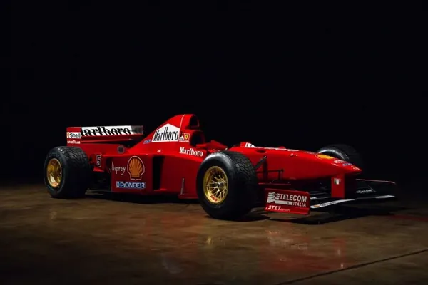 Mihael Şumaheriň ýaryş ulagy auksionda azyndan 5,5 mln ýewro satylar