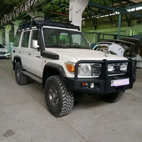 Toyota Land Cruiser 2011