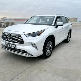 Toyota Highlander 2021