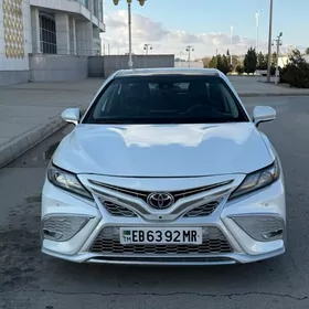 Toyota Camry 2021