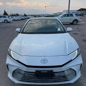 Toyota Camry 2025