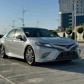 Toyota Camry 2019