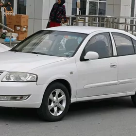 Nissan Sunny 2010