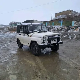 UAZ 469 2004