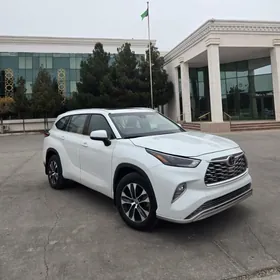 Toyota Highlander 2021