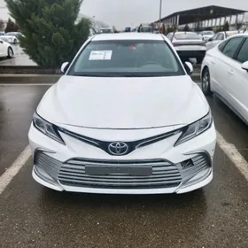 Toyota Camry 2021