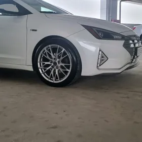 Hyundai Elantra 2020