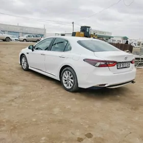 Toyota Camry 2022