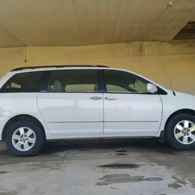 Toyota Sienna 2005