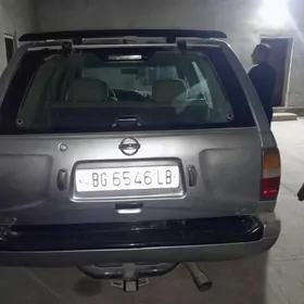 Nissan Pathfinder 1998