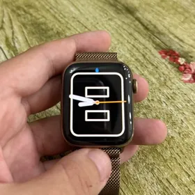 Apple Watch 4 Steenles stil
