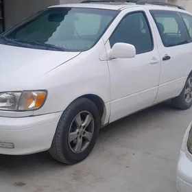 Toyota Sienna 2000