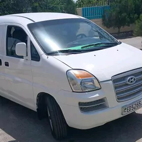 Hyundai H-1 2005