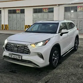 Toyota Highlander 2022