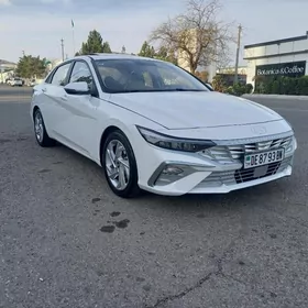 Hyundai Elantra 2025