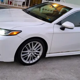 Toyota Camry 2018