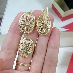 satlyk gyzyl komplekt