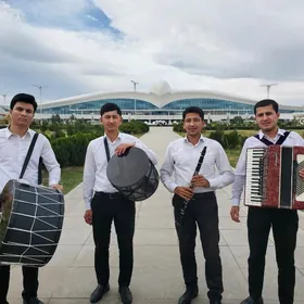 Gelinaljy depçi sazanda topary