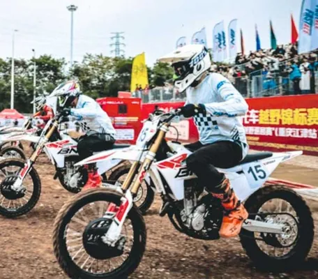 Türkmenistanyň «Kämil» awtosport klubunyň türgenleri Hytaýda motokross ýaryşynda çykyş etdiler