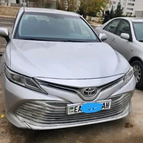 Toyota Camry 2020